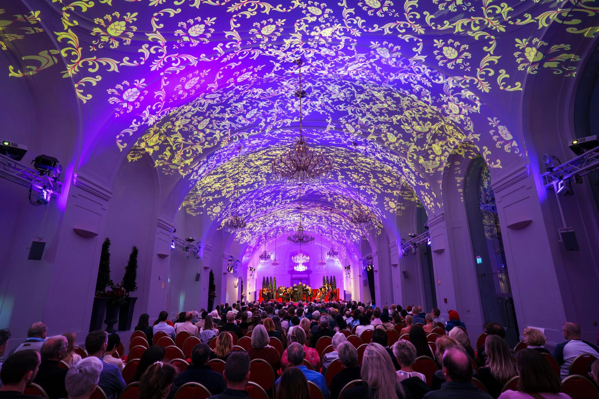 Visita ao palácio após o expediente, jantar e concerto no Palácio de Schönbrunn