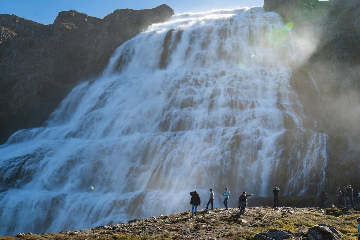 Dynjandi-waterval en een rondleiding over de boerderij vanaf de haven van Ísafjörður