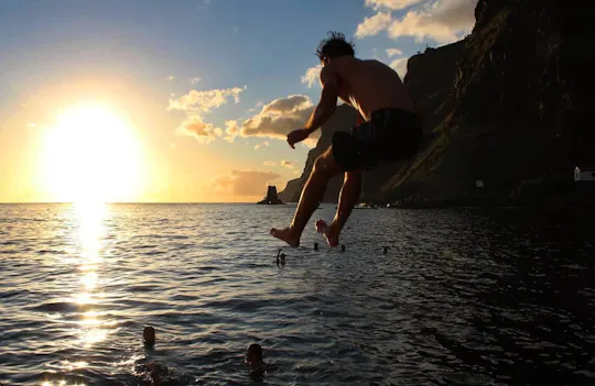 Madeira Living Sea Sunset Cruise with Dinner
