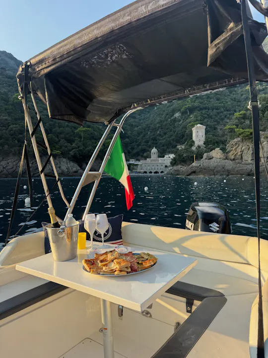 Passeio de barco de 4 horas pela Costa de Portofino com paragens para banho