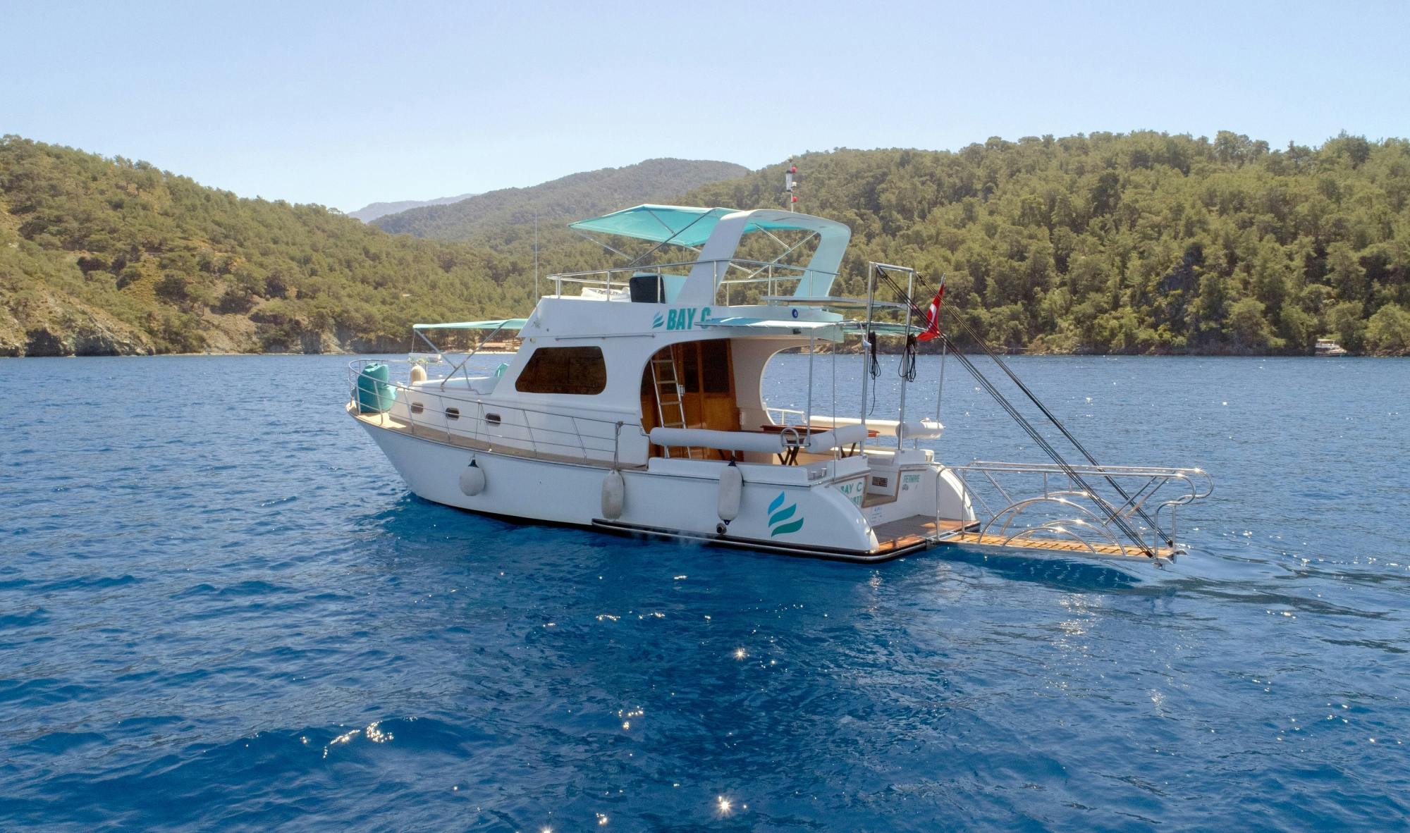 Fethiye VIP yachtcruise i solnedgangen