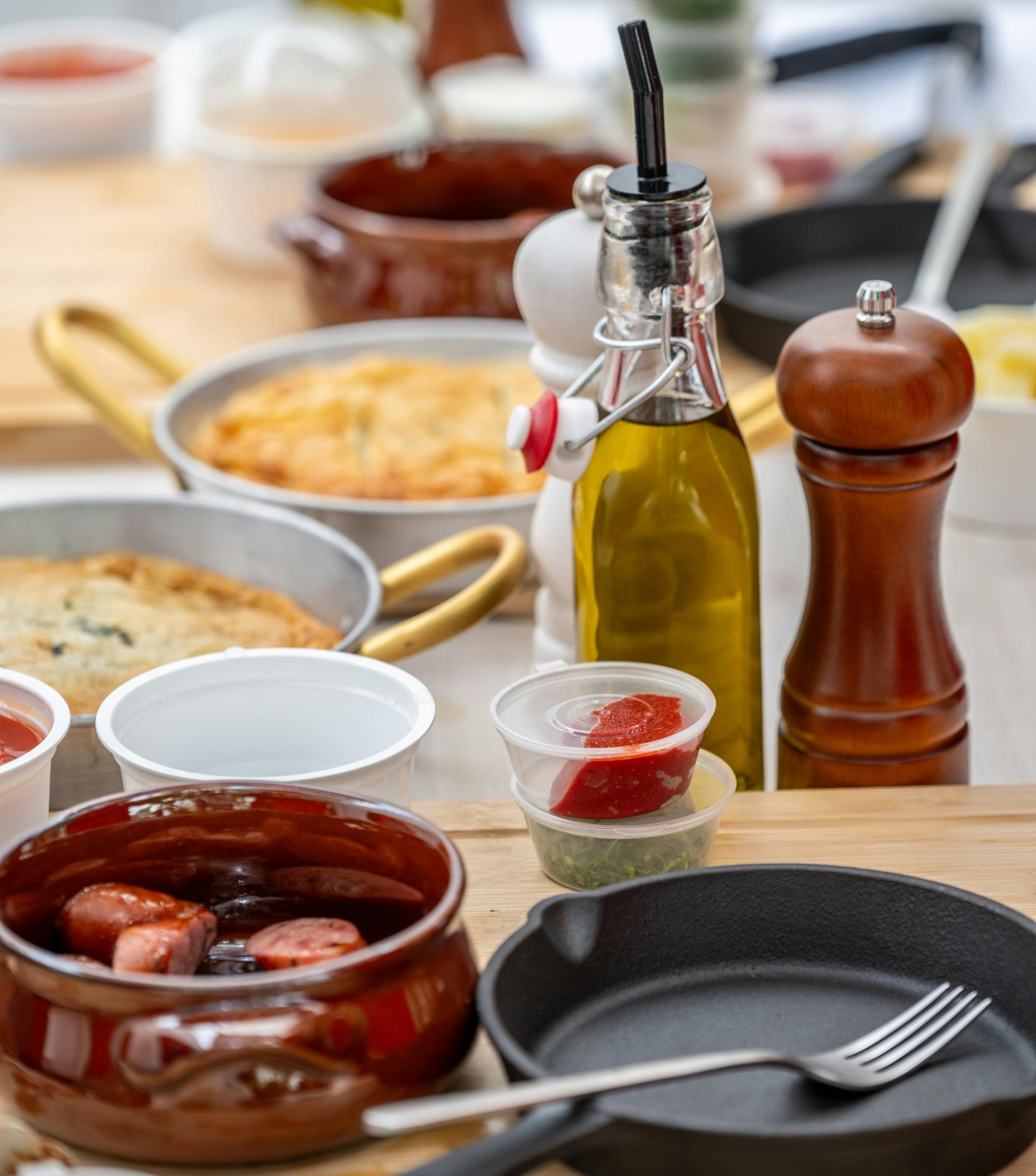 Small-group Greek cooking class in Santorini
