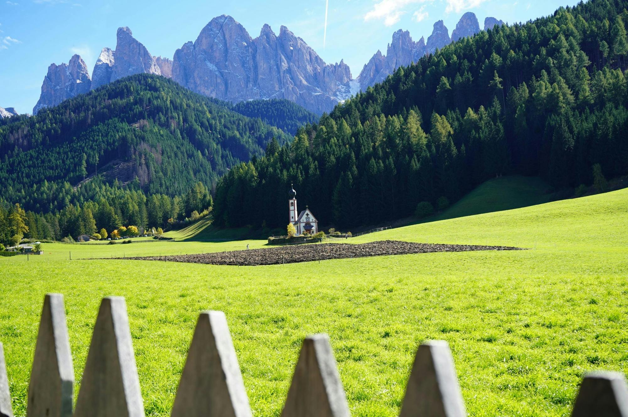 Private transfer from Innsbruck to Ortisei with stop at St. Magdalena