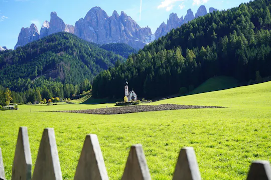 Private transfer from Innsbruck to Ortisei with stop in St. Magdalena