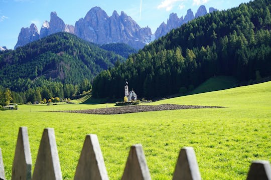 Private transfer from Innsbruck to Ortisei with stop at St. Magdalena