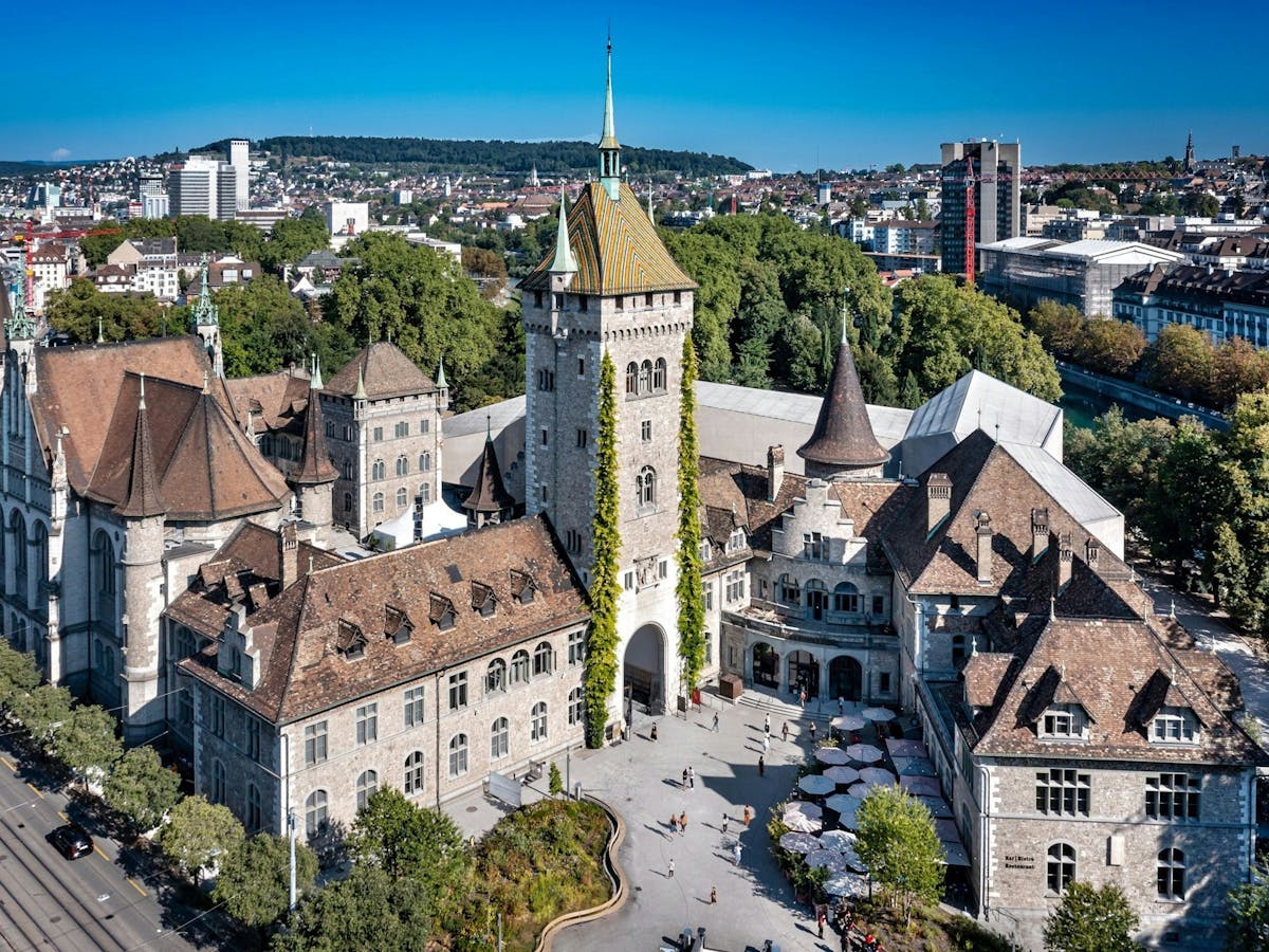 Entree het Zwitsers Nationaal Museum in Zürich