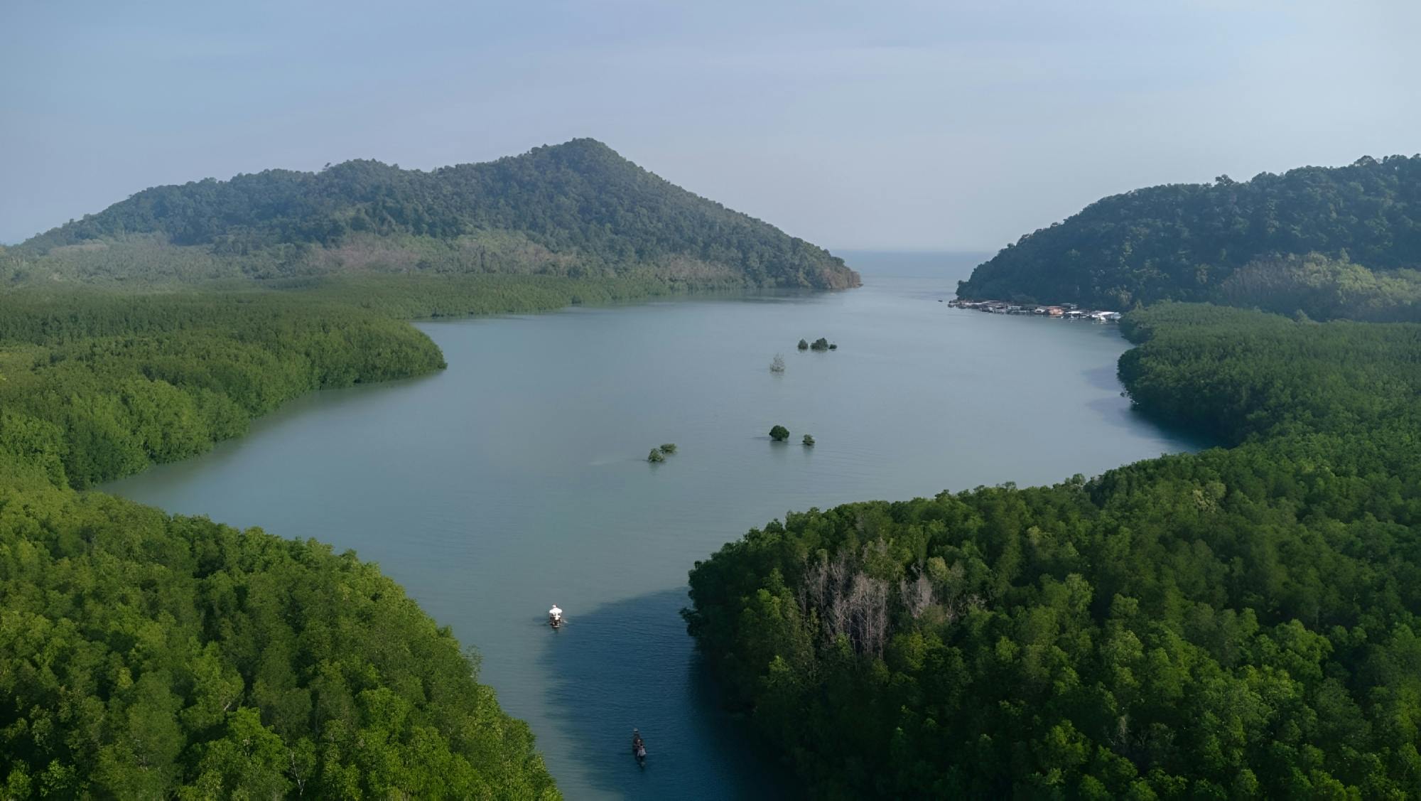 Ruea Mard Thai cruise with optional Koh Chang sightseeing experience