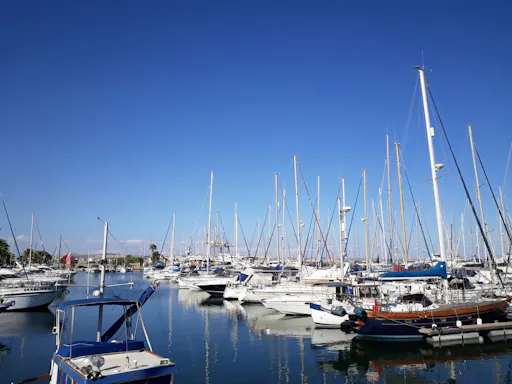 Larnaca Metropolis Mall shopping tour with optional city walk