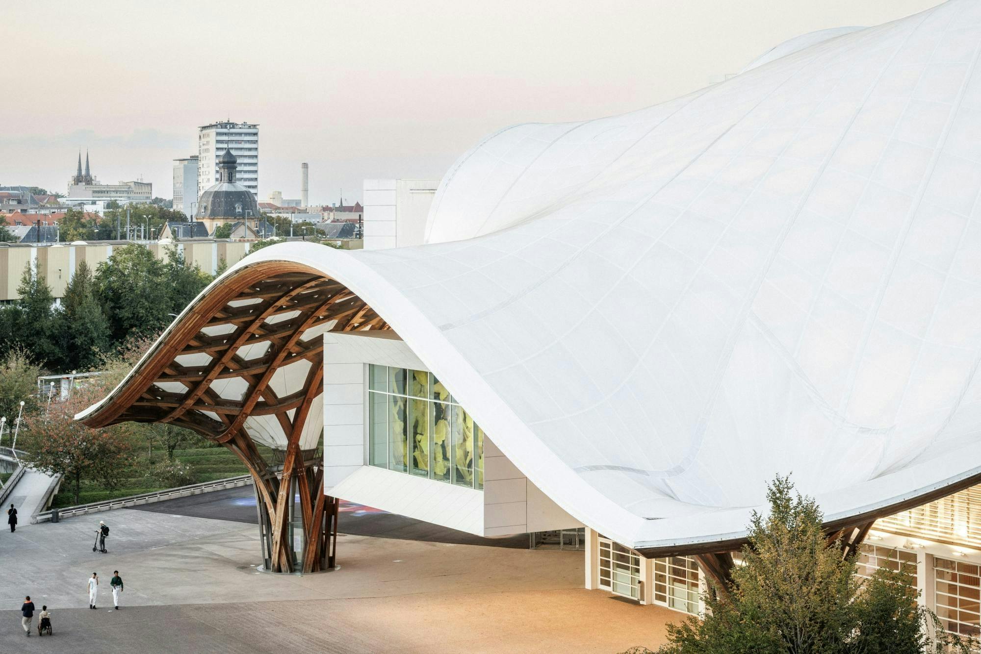 Centre Pompidou-Metz: eine Reise durch Kunst und Architektur