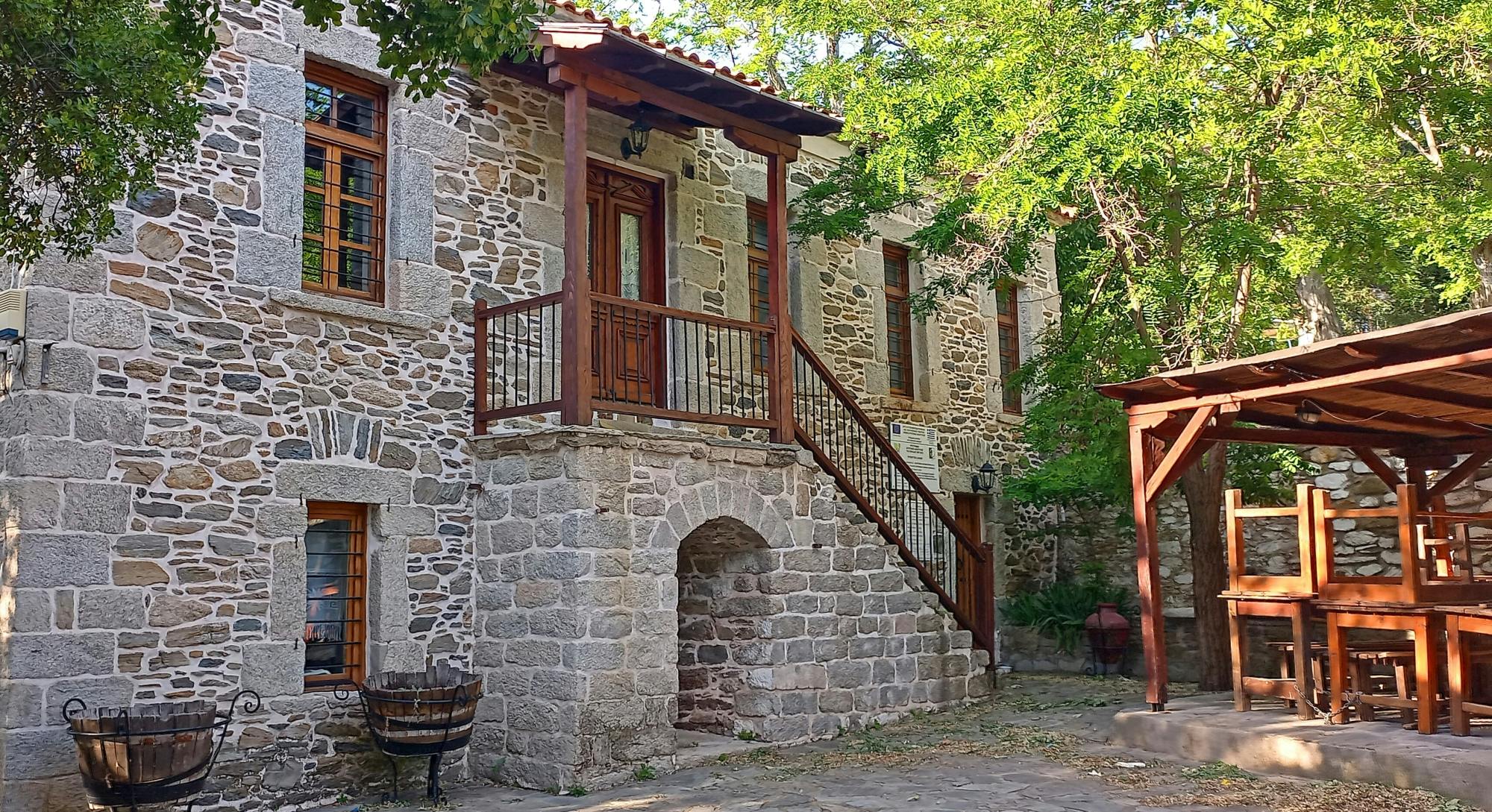 Full-day tour of Sithonia’s highlights with honey tasting and lunch