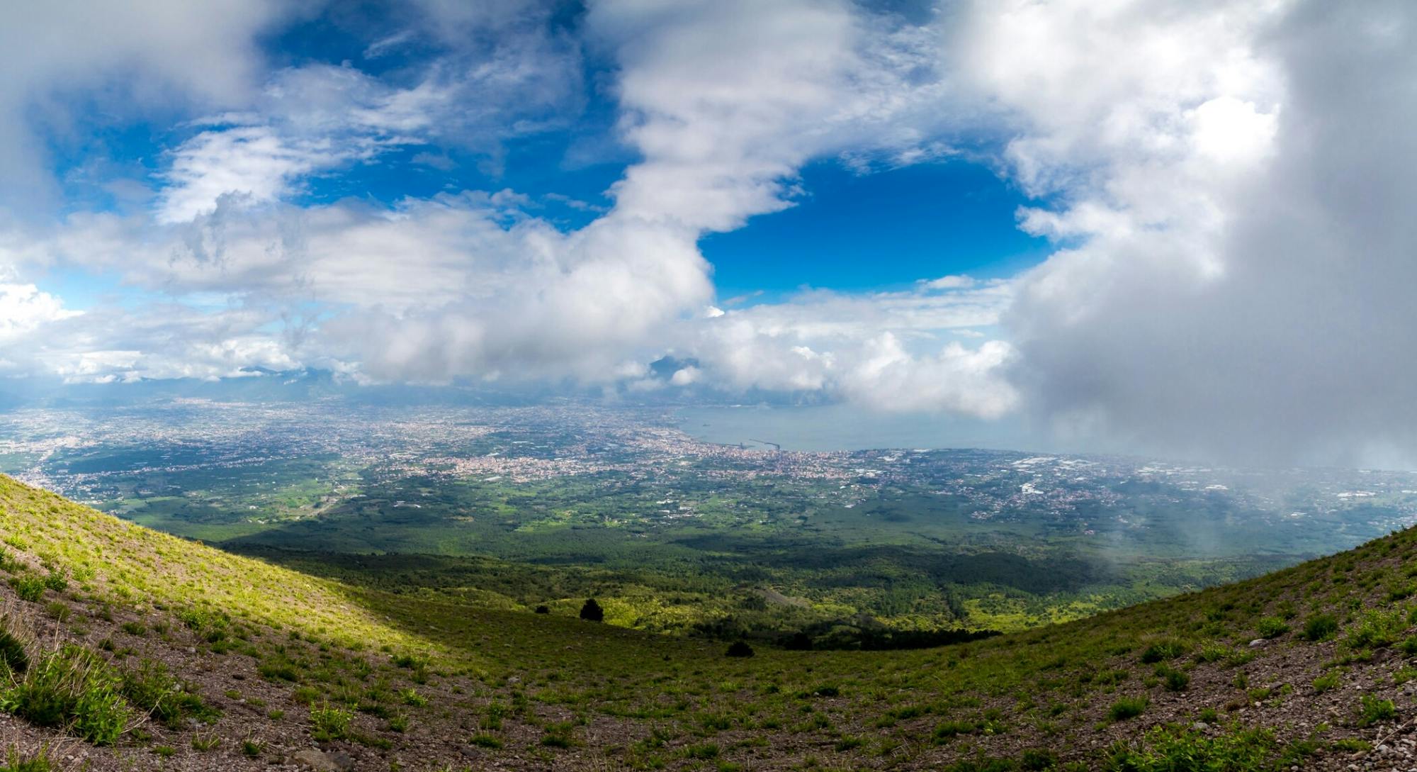 Vesuv Vulkankrater-Tour mit Mittagessen und Wein auf einem Weingut
