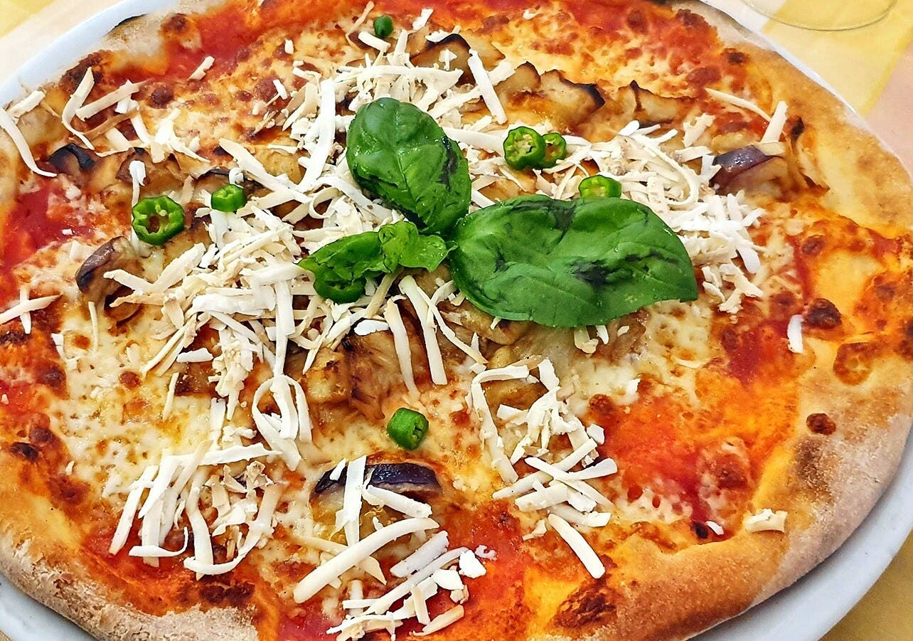 Pizza cookery class in Giardini Naxos