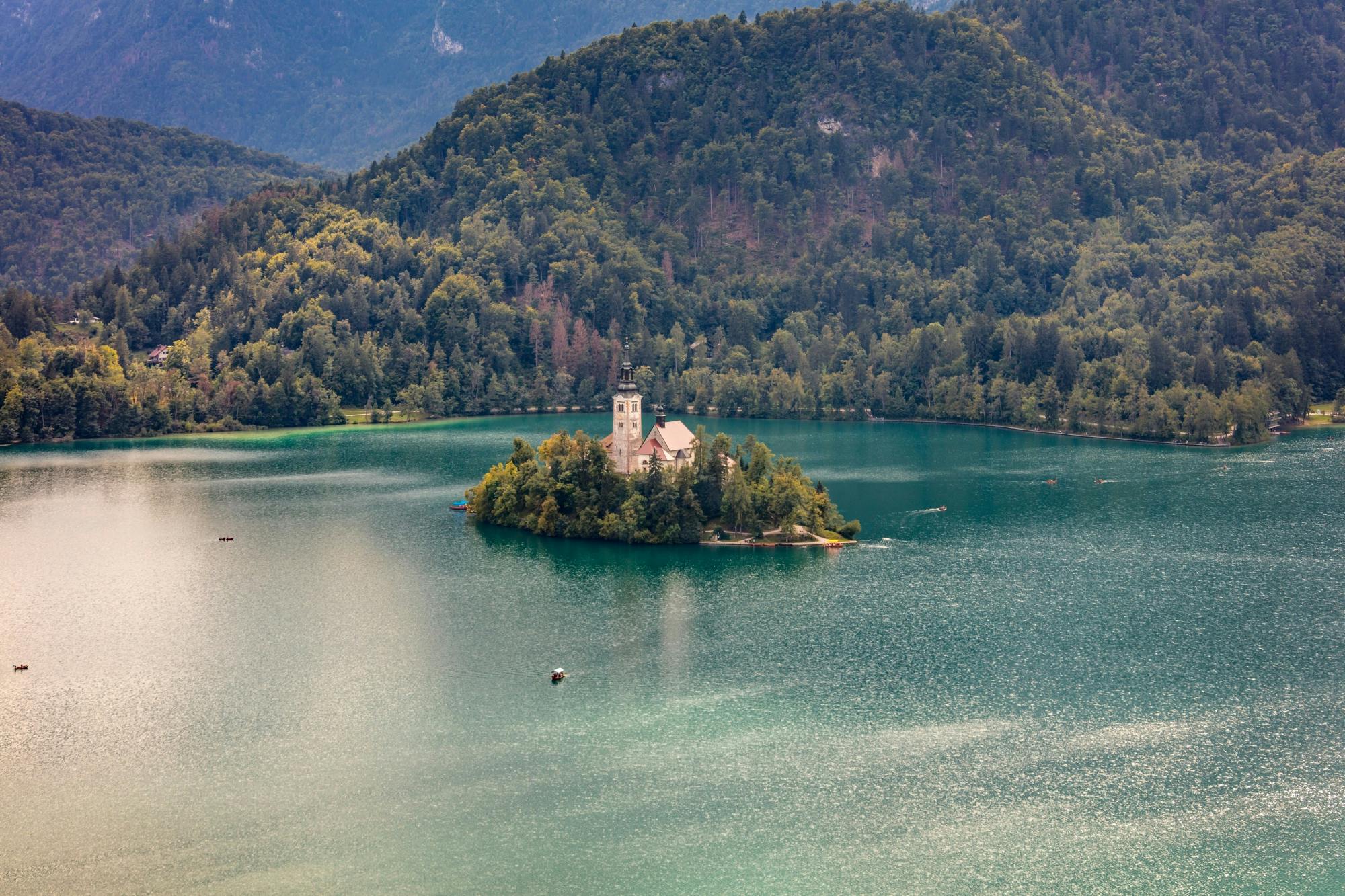 Summer tour of Slovenia’s Lake Bled with castle and boat ride