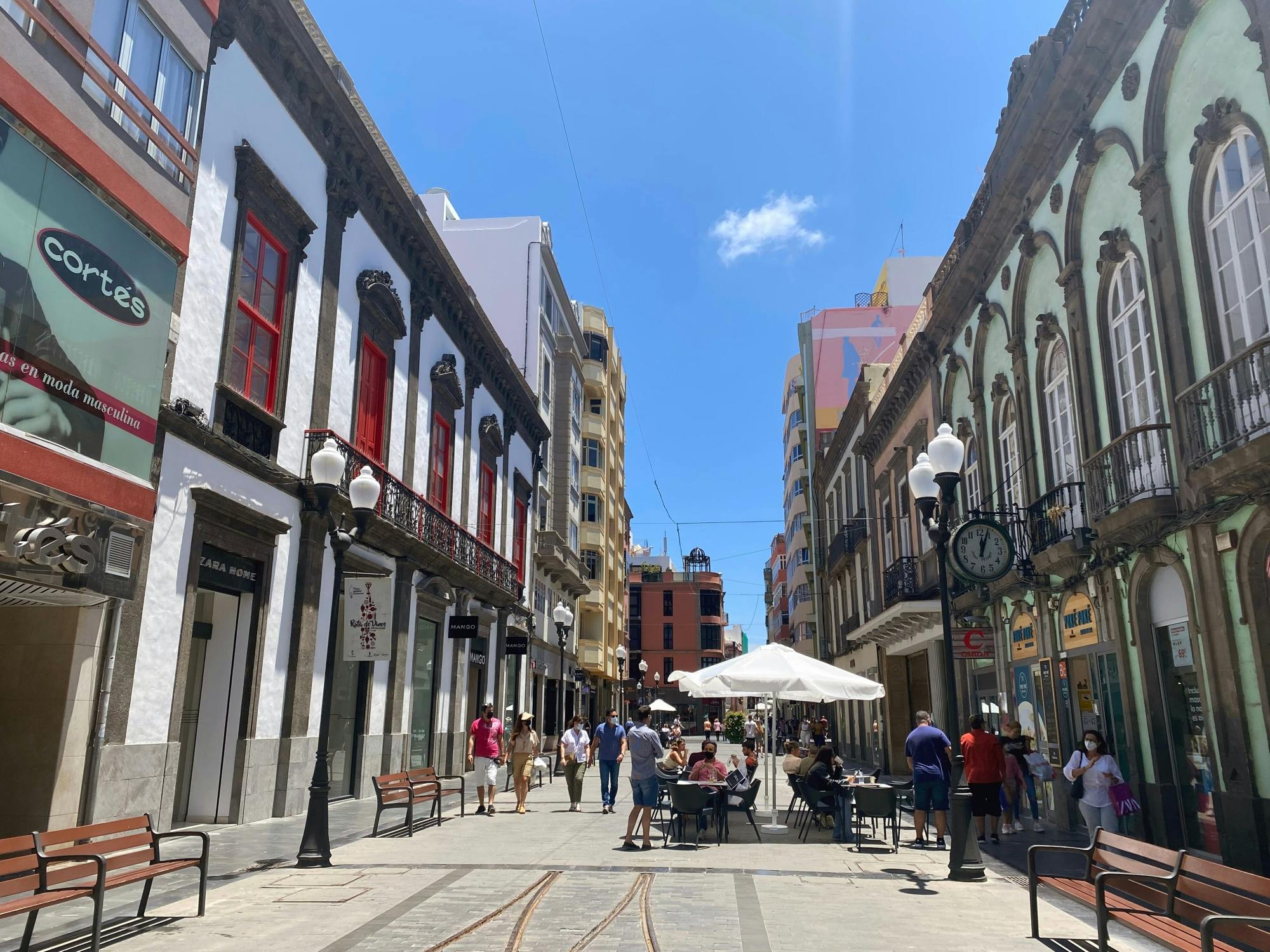 Las Palmas city tour with Vegueta Old Town and shopping time