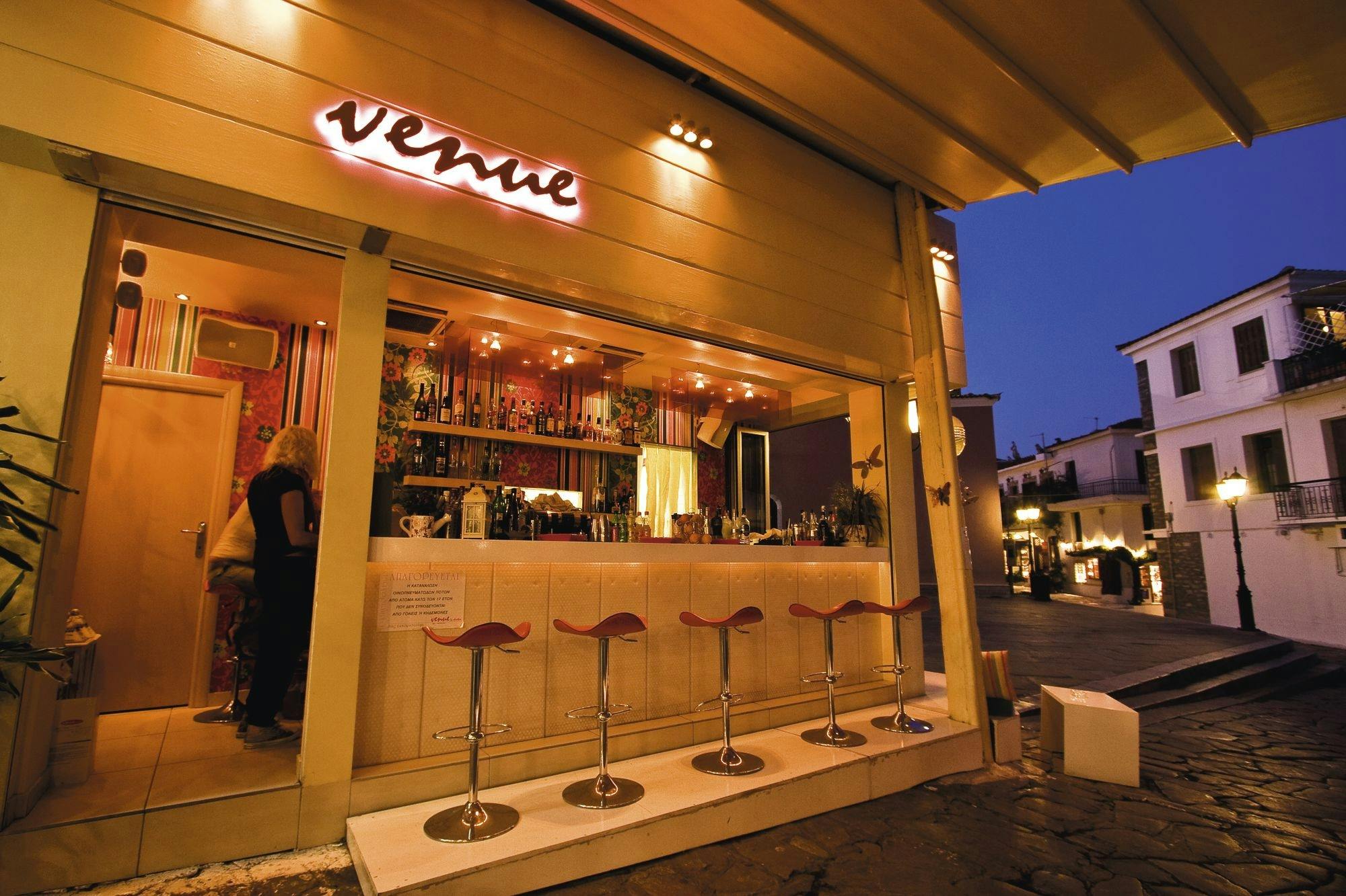 Skiathos town evening tour with local liqueur tasting