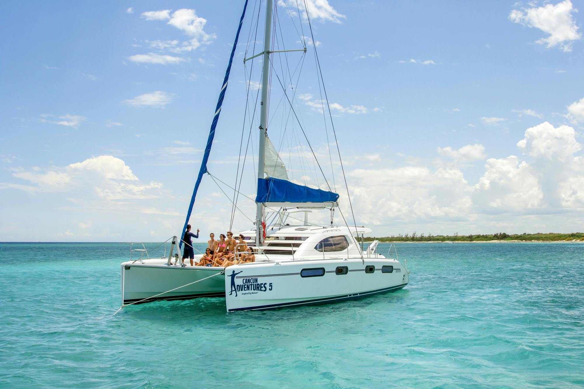 Full-day adults-only Riviera Maya boat trip with open bar and lunch from Playa del Carmen