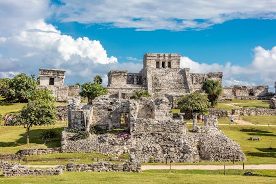 Guided tour of Tulum and visit to a modern Maya community entrance