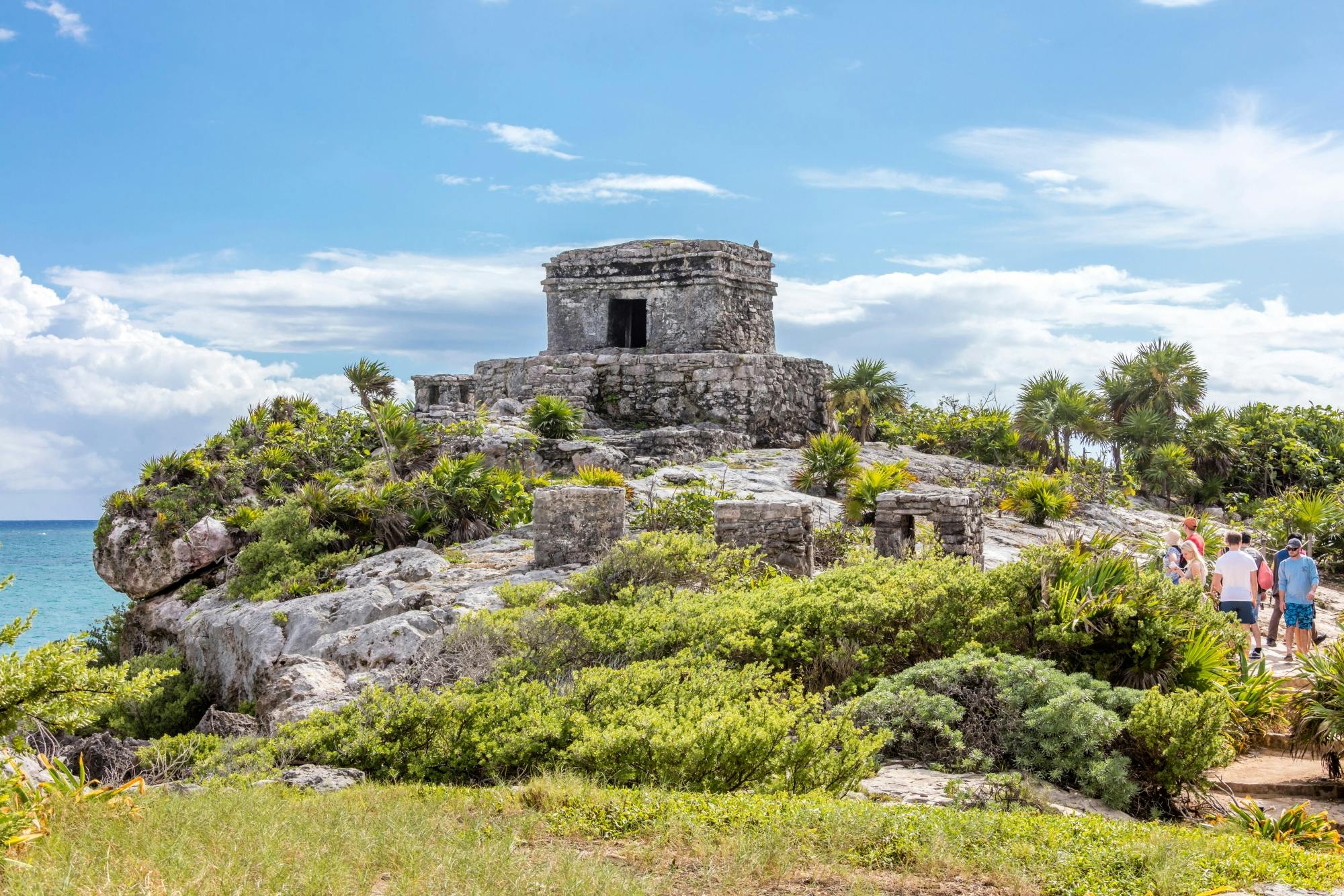 Guided tour of Tulum and visit to a modern Maya community