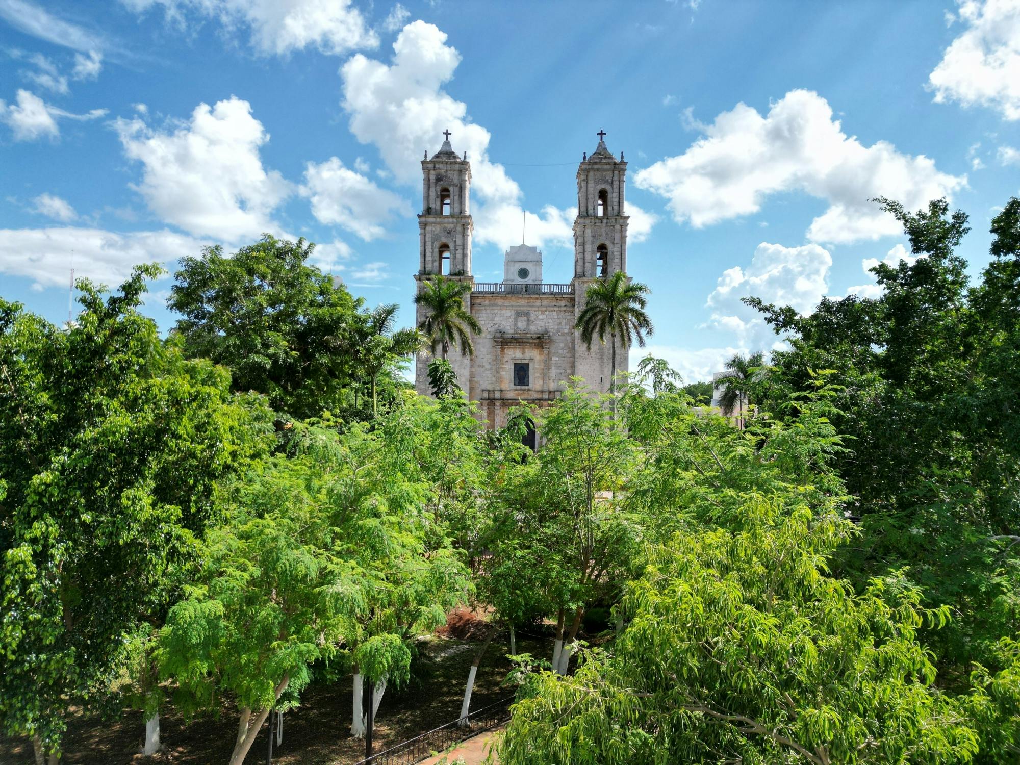 Ek' Balam Deluxe Tour with Hacienda Chukum and Valladolid