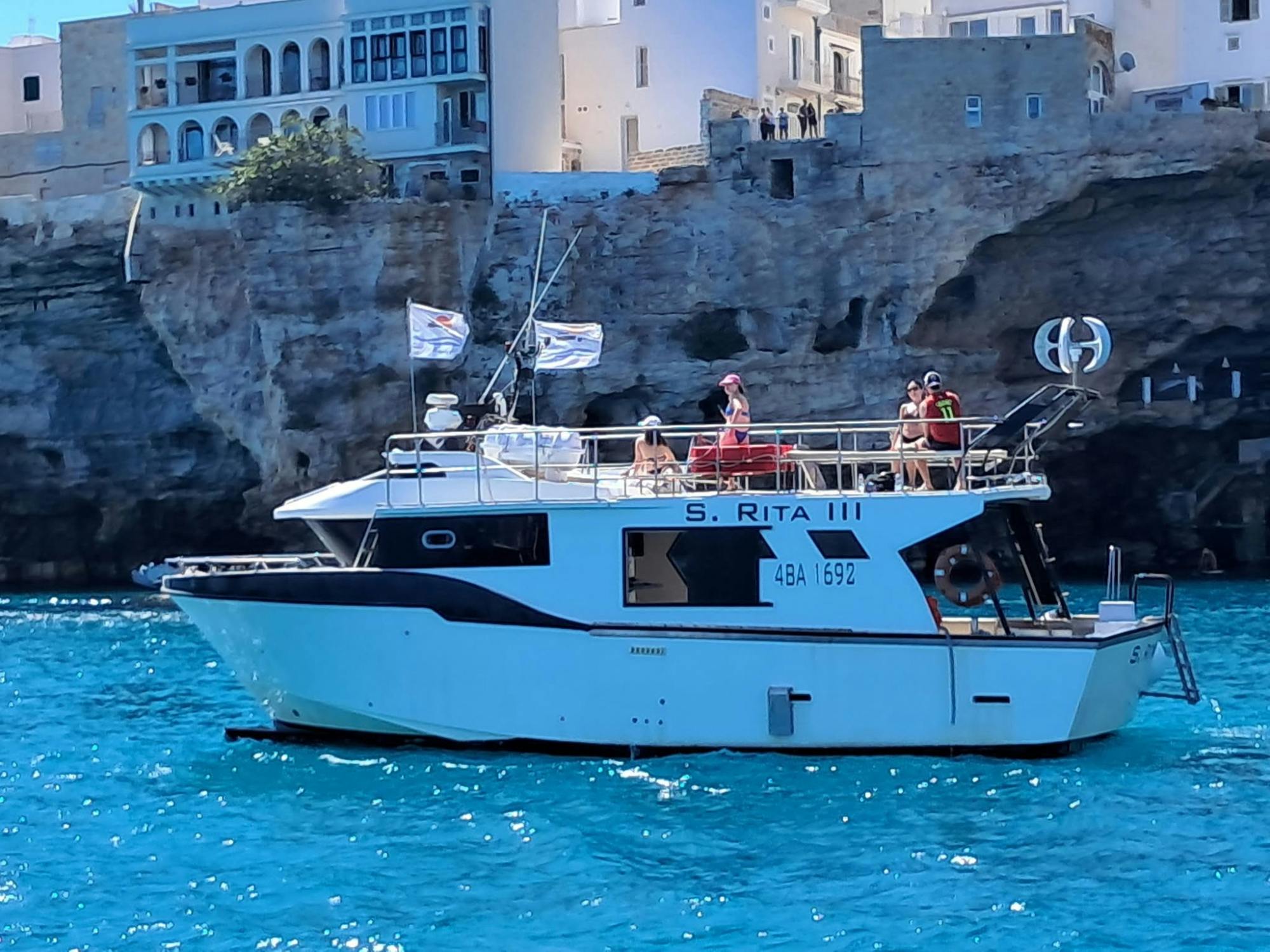 Polignano a Mare and Sea Caves boat tour with an aperitif