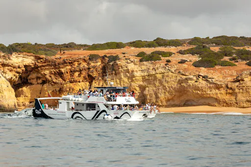 Benagil cruise with lunch, open bar and water activities