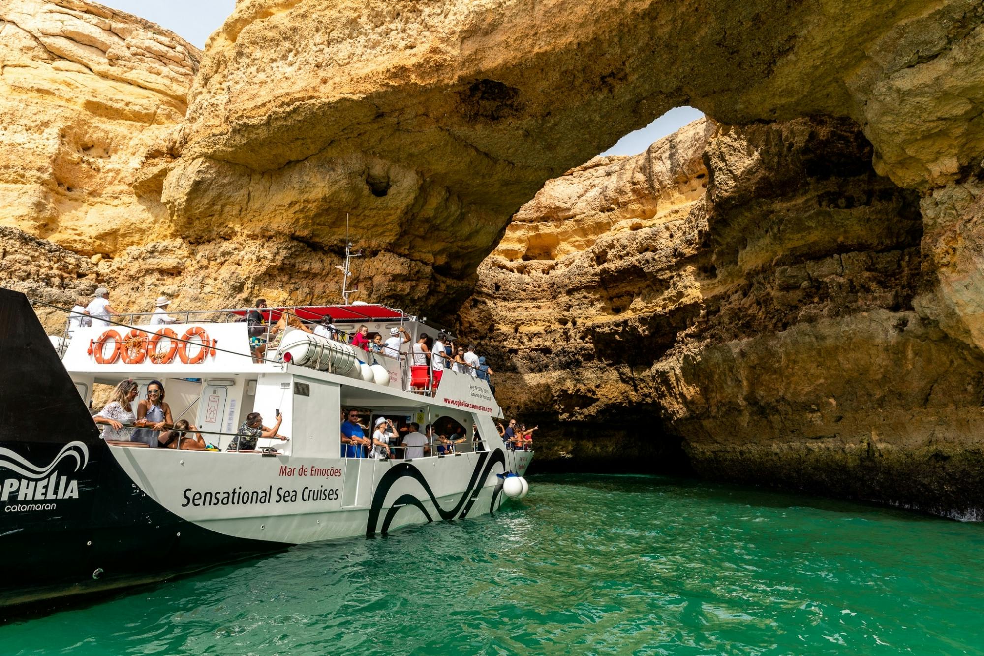 Benagil cruise with lunch, open bar and water activities