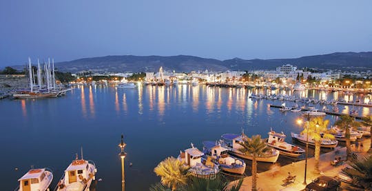 Kos-Stadt bei Nacht