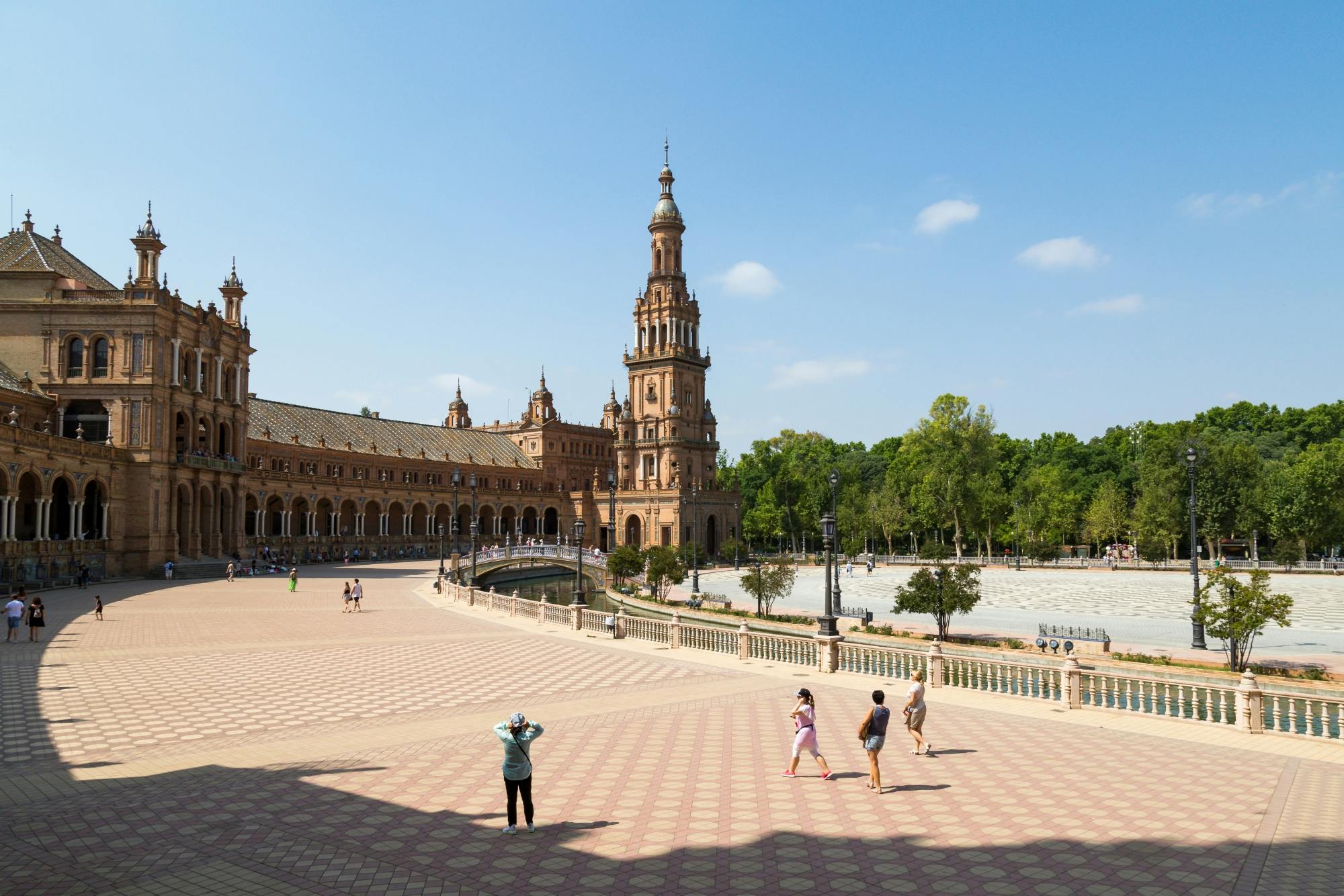 Seville highlights tour with Las Setas and Las Duenas Palace