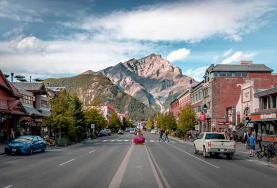 Banff area and canyon walking tour from Banff