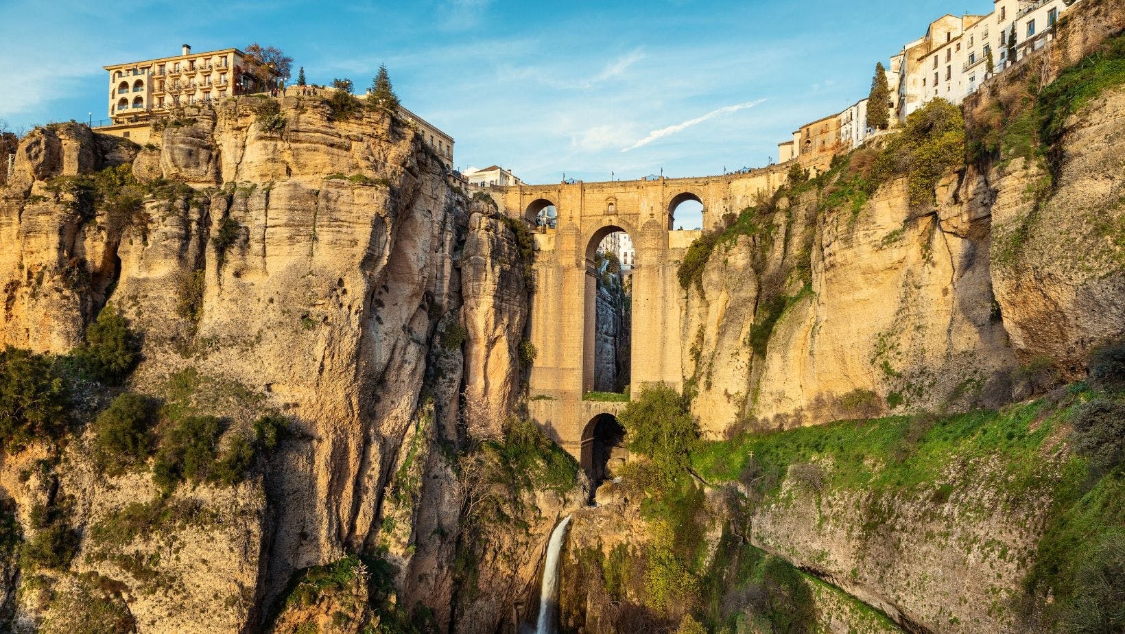 Wycieczka z przewodnikiem Ronda i Setenil de las Bodegas z Malagi