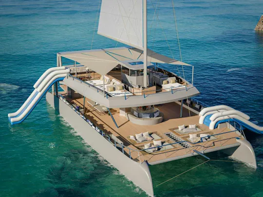 Catamarano a Palma Bay con pranzo, sosta per fare il bagno e opzione area VIP