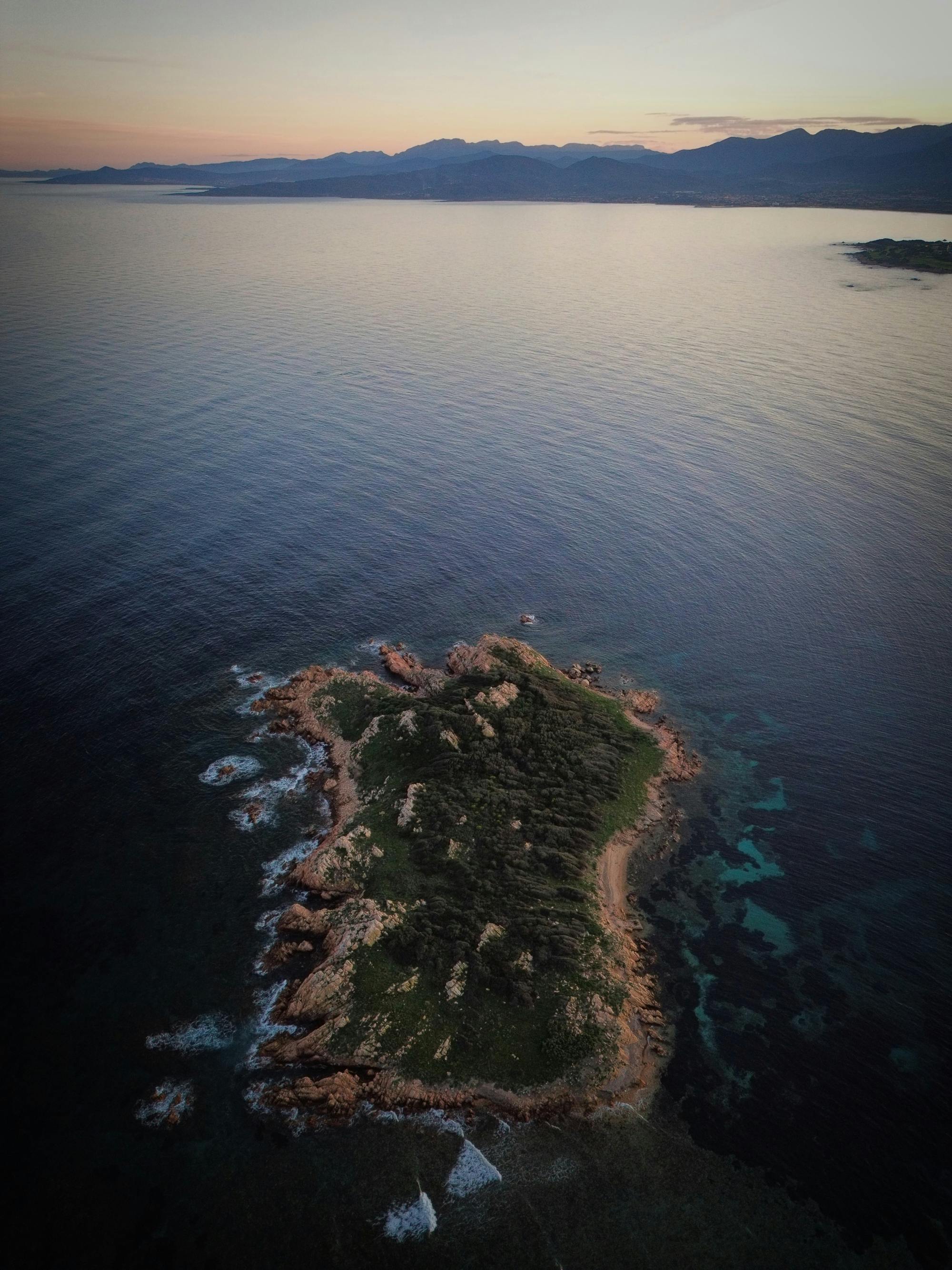 Snorkeling at sunset with aperitif