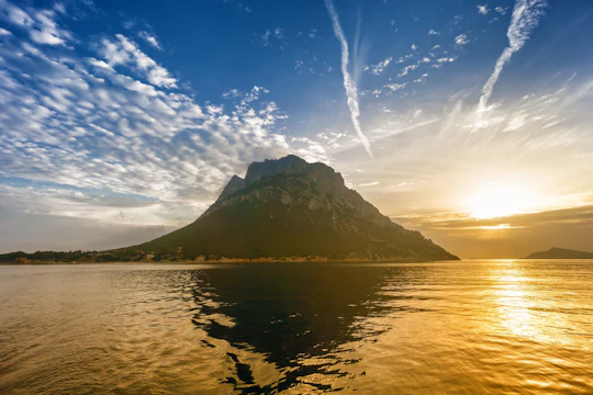 Snorkeling at sunset with aperitif