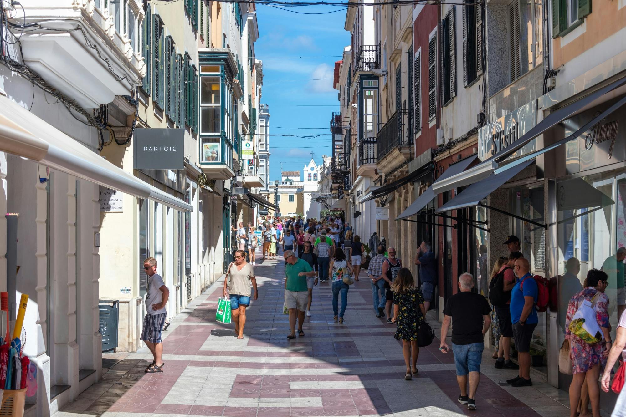 Mahon Harbour Boat Tour with Mahon Market and Gin Distillery