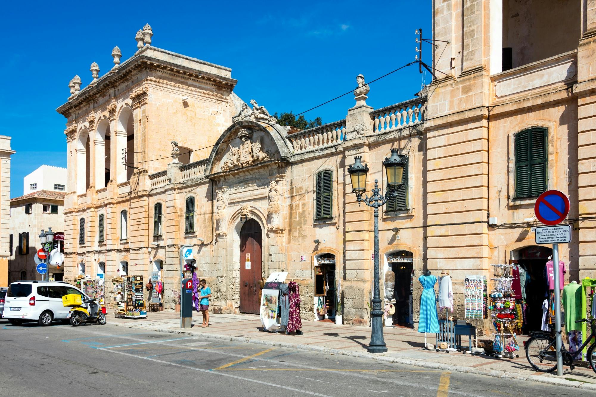 Ciutadella walking tour with shopping, El Toro visit and Casa Olivar