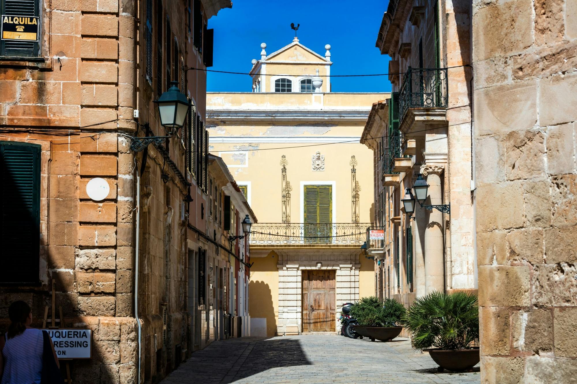 Ciutadella walking tour with shopping, El Toro visit and Casa Olivar