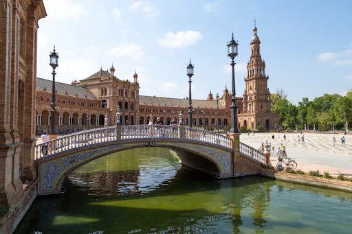 Full-day guided tour of Seville with Casa de Pilatos visit
