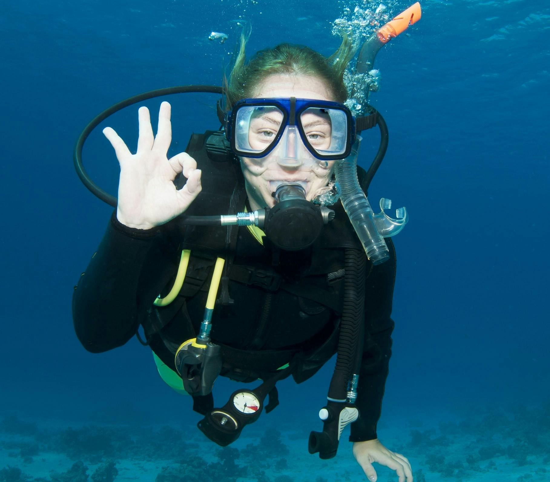 Introduction to scuba diving lesson at Isola Ruja