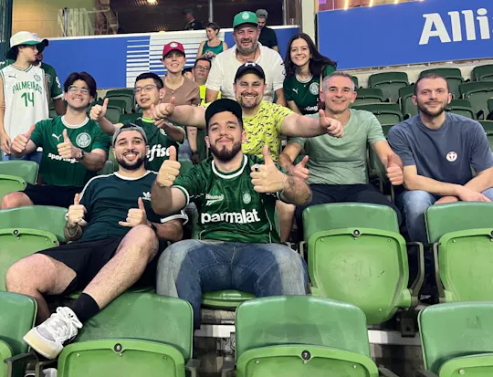 Jogo de futebol do Palmeiras em São Paulo com guia local