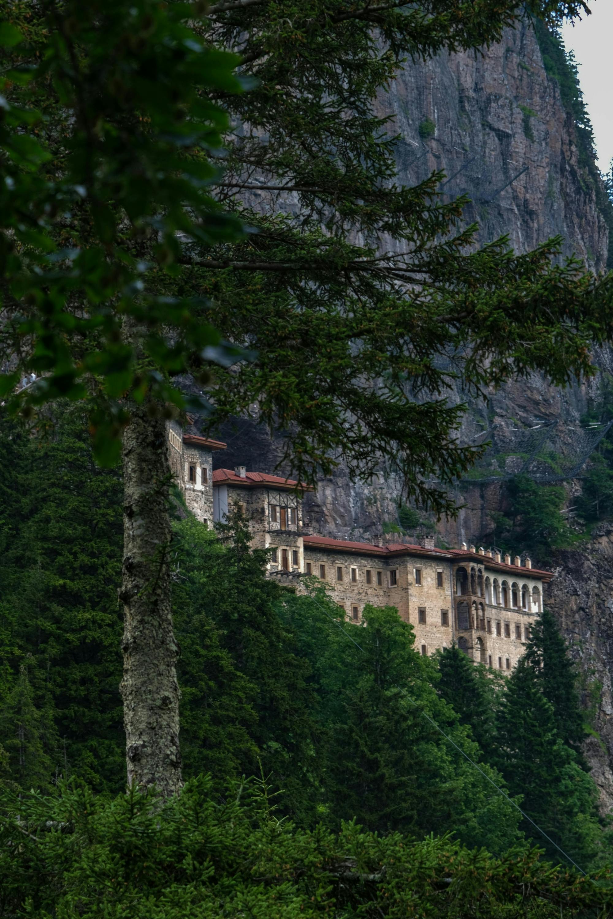Visita en grupo reducido al monasterio de Sumela y la iglesia de Ayavarvara