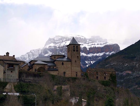 Day trip to three towns in Ordesa National Park from Zaragoza
