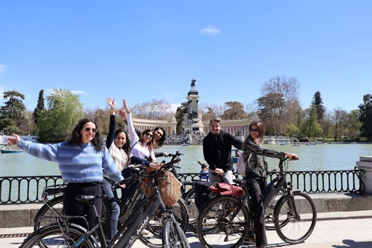 Geführte Kleingruppentour durch den Retiro-Park auf einem E-Bike