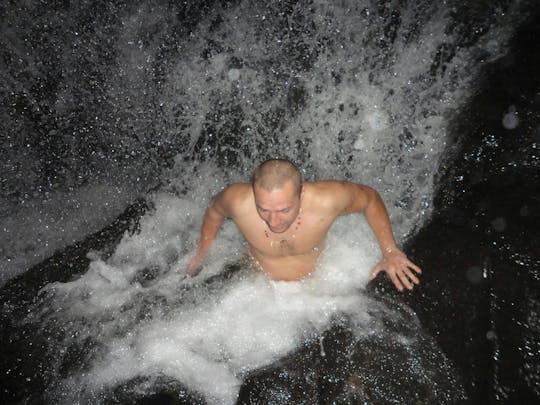 Dschungelhöhlentour zur Entdeckung der Geschichte der lokalen Gemeinschaften