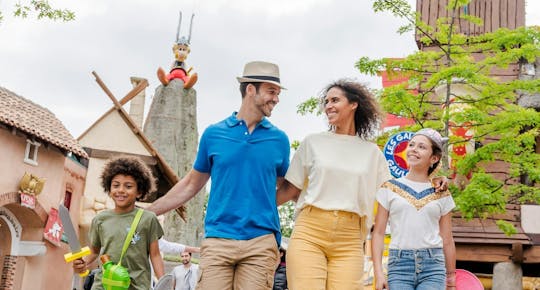 Parc Astérix ticket with round-trip transport from Paris