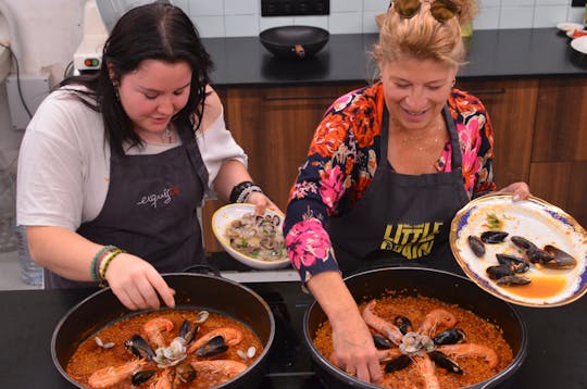 Wycieczka piesza po mieście Gaudiego i lekcja gotowania paelli