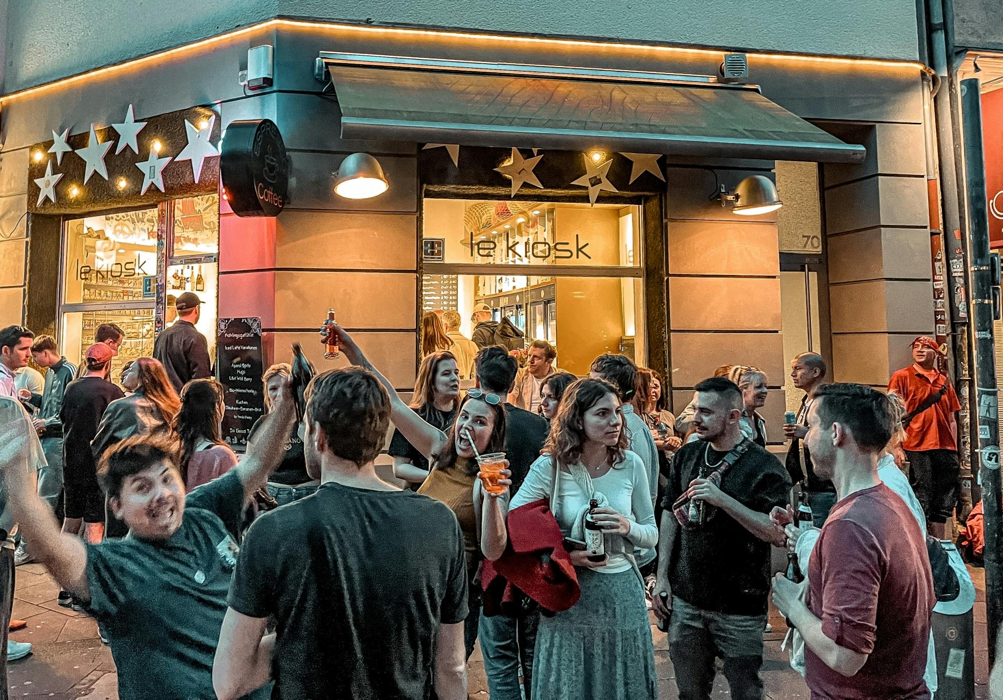 Kiosk crawl tour with stop to 5 kiosks in Cologne