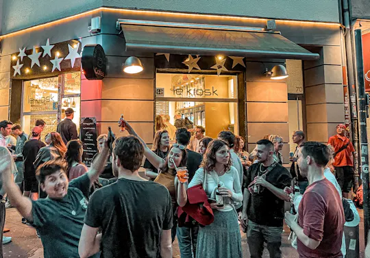 Kiosk crawl tour with stop to 5 kiosks in Cologne