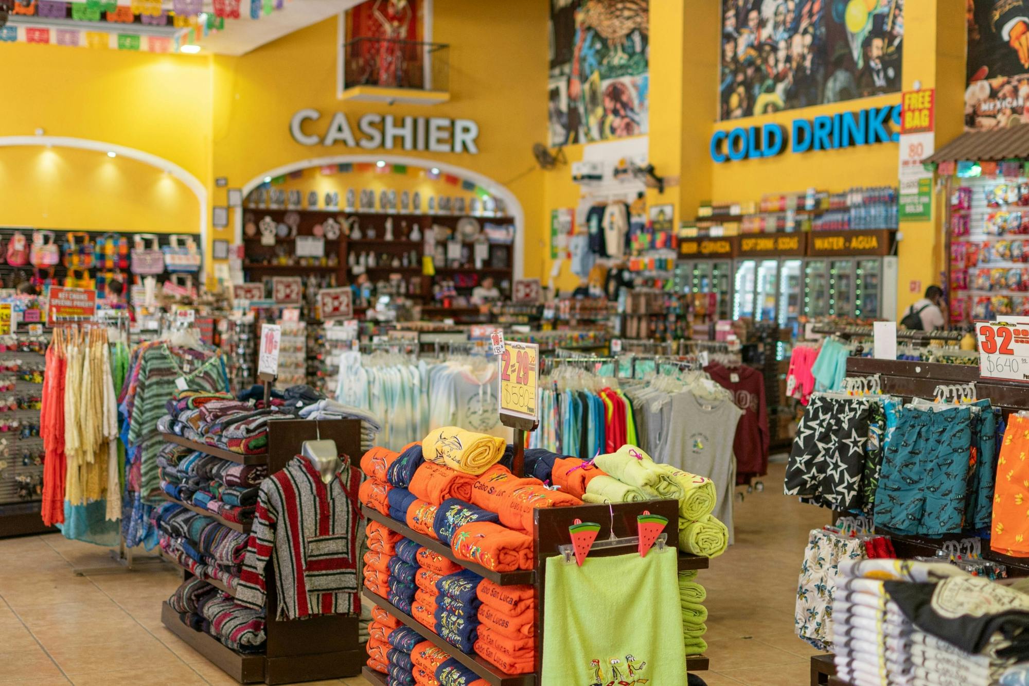 Half-day clear boat ride and tequila-tasting tour