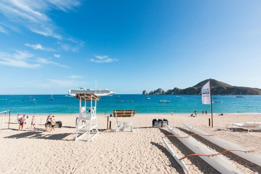 Half-day clear boat ride and tequila-tasting tour