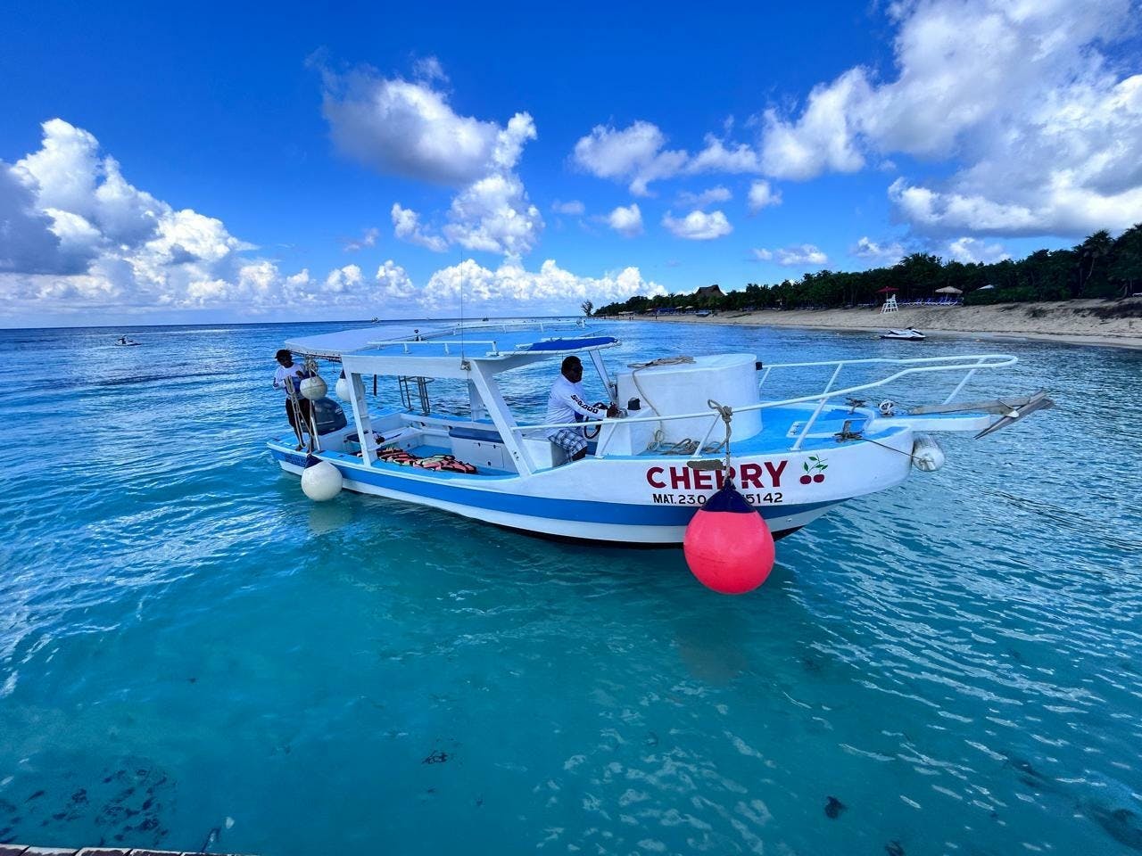 Cozumel Island’s KUZA beach club with El Cielo snorkelling trip